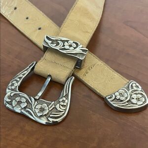 VTG Floral Western Silver Buckle Tan Embossed Leather Belt   M